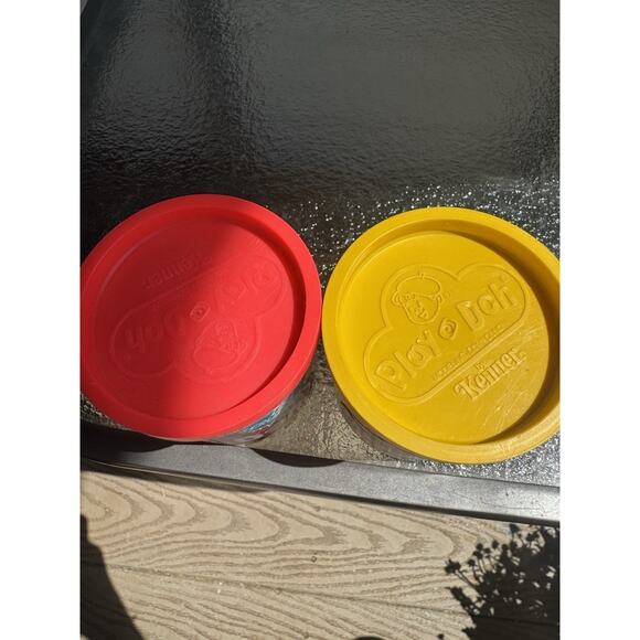 VTG USA Play-Doh With Contents And Lids Can 1991 Lot Yellow & Red PLAY DOH NEW - Picture 4 of 8